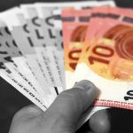Krankenkassa-Logo für 400.000 Euro